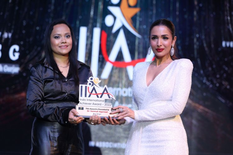 Dr Vaishali Agrawal honored with Indo International Achievers Award by Actress Malaika Arora