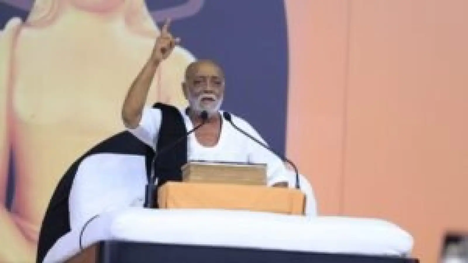 Morari Bapu brings together Maharishi Valmiki’s Ramayana and Goswami Tulsidas’ Ram Charit Manas