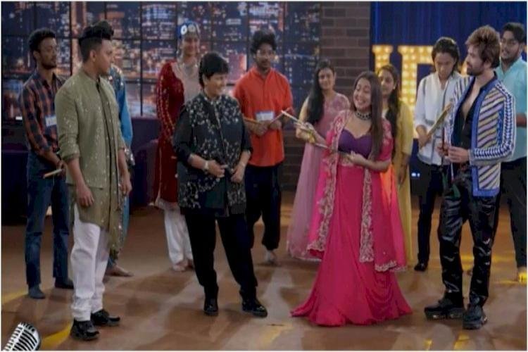 Neha Kakkar And Falguni Pathak Were Seen Together In The Midst Of Catfight, Danced On Stage