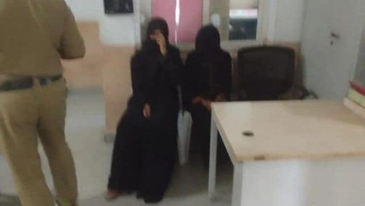 Two women entered the pandal wearing a burqa, broke the Durga idol