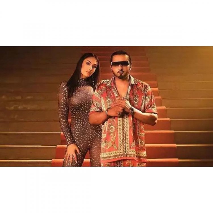Honey Singh introduce Tina Thadani as ‘meri girlfriend’