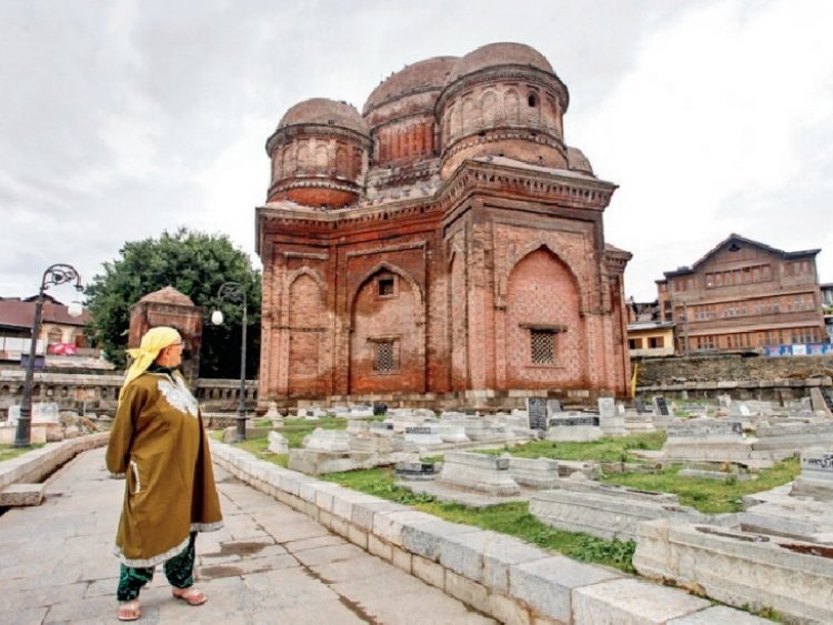 Srinagar UNESCO heritage tag in danger