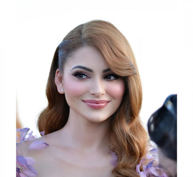 What!!! Urvashi Rautela charged Rs 15 crore of whopping amount for her  project with Ryan Gosling for Netflix - Sangri Today | News Media Website
