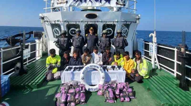 300 crore drugs recovered from Pakistani boat