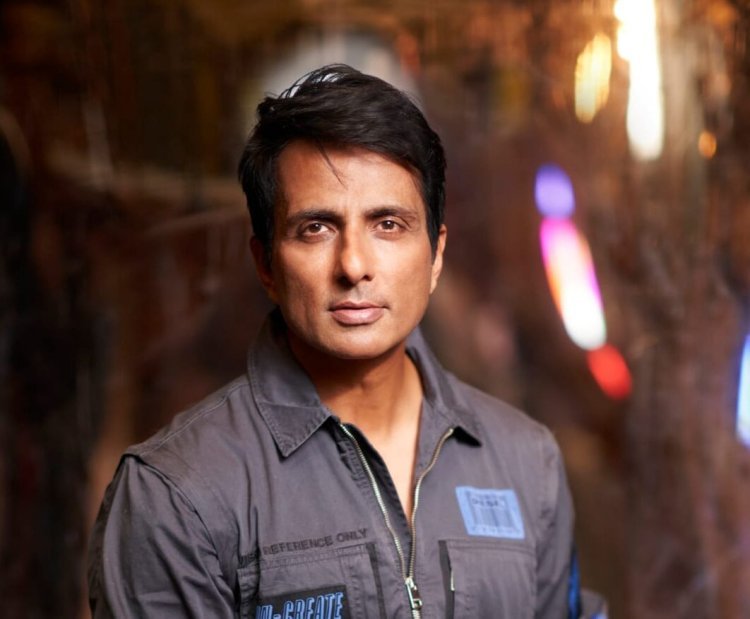 An onboard passenger’s life is saved by Messiah Sonu Sood! Read On For The Details