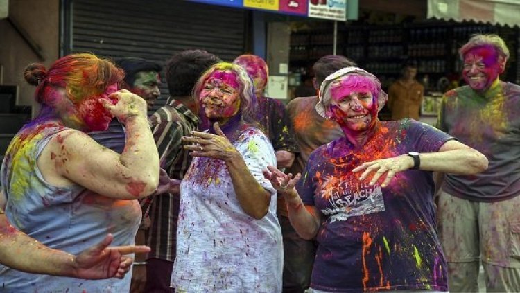 Hindu students thrashed for playing Holi in Pakistan
