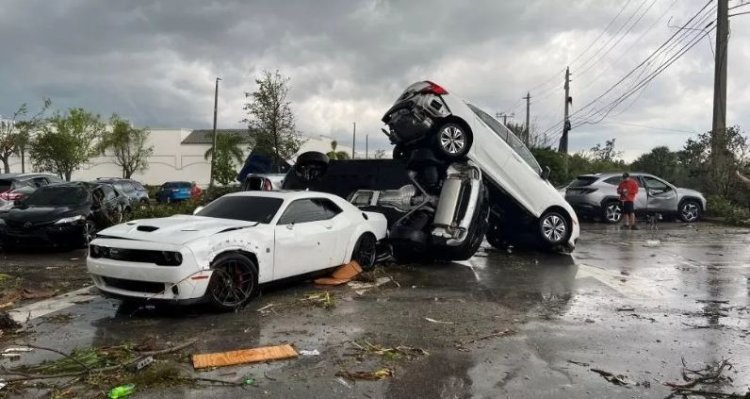 Tornado devastation in America: Wind speed was so high that cars overturned