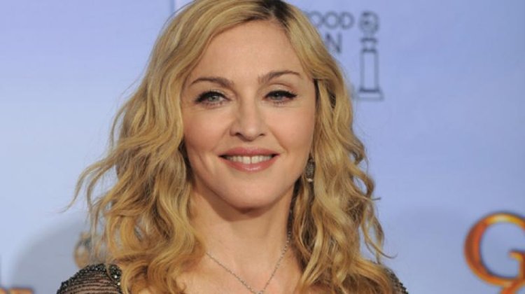 American pop singer Madonna found unconscious in the studio, hospitalized, tour canceled