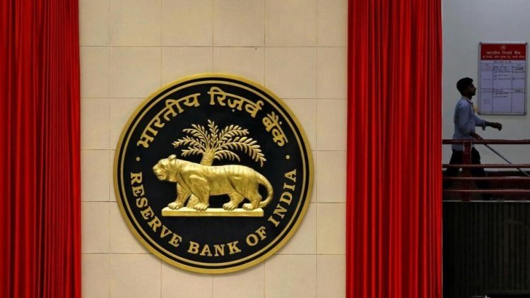 Emphasis on attracting more deposits than making loans costlier, RBI starts raising interest rates in 2022
