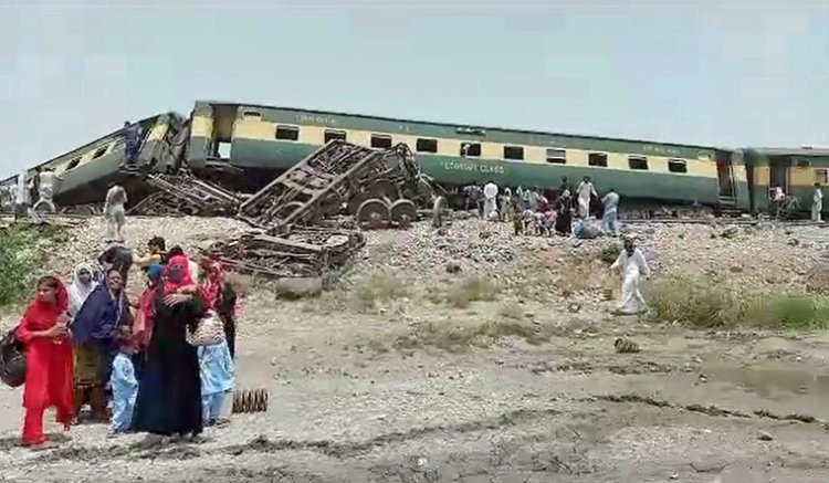 Fish plate was missing, railway track was damaged; The reason for the death of 31 people in the Pakistan train accident has come to the fore