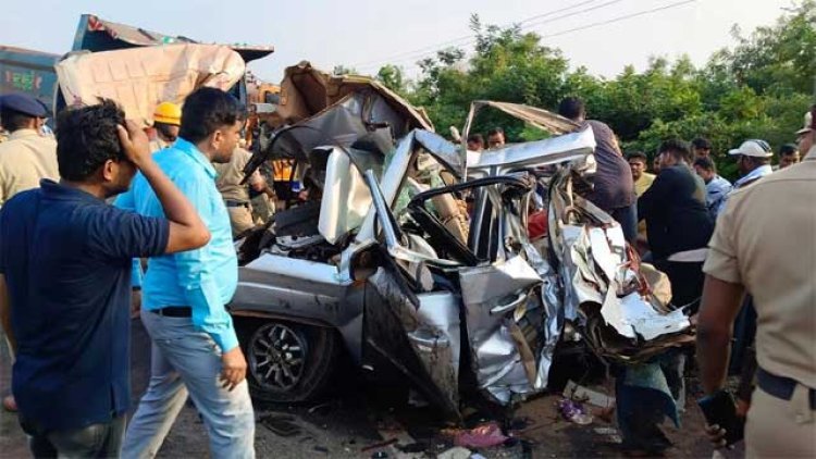 Karnataka Road Accident: Massive collision between three vehicles in Vijayanagar, seven people died