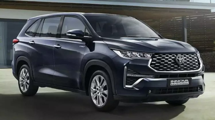 You will have to wait for a few more days for Toyota Innova HyCross, before booking, check how much the waiting period has increased
