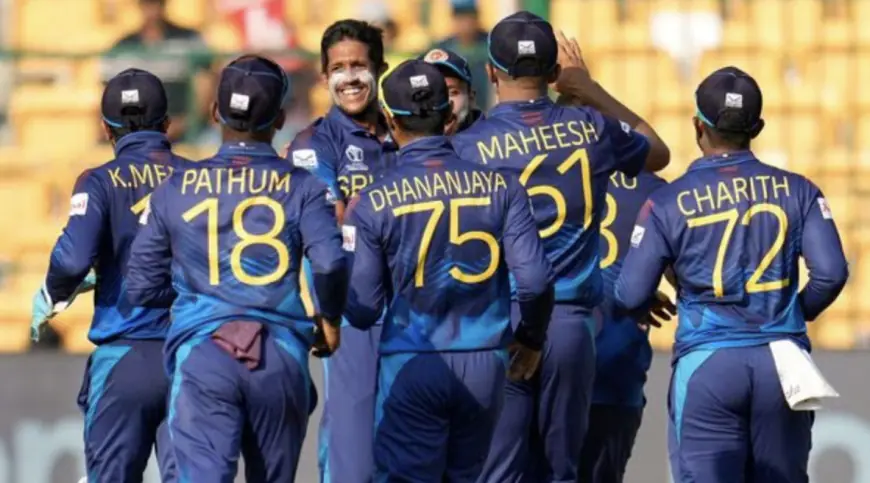 ENG vs SL: Strong bowling by Mathews and Lahiru, Sri Lanka bowled out England for just 156