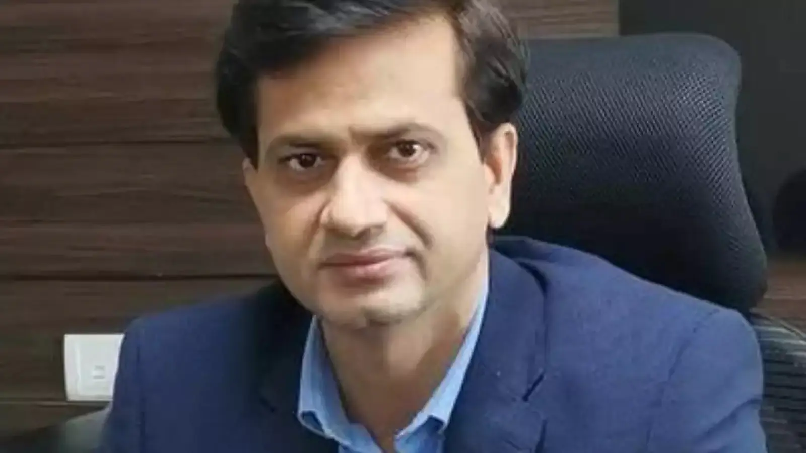 Ravindra Bhatkar removed from the post of CEO of Censor Board of Film Certification, linked to bribery; investigation started