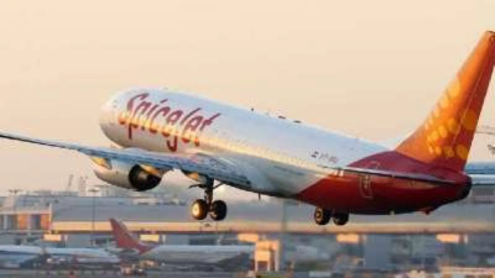 Spicejet: Passenger stuck in plane's toilet for an hour due to lock malfunction, airline said this