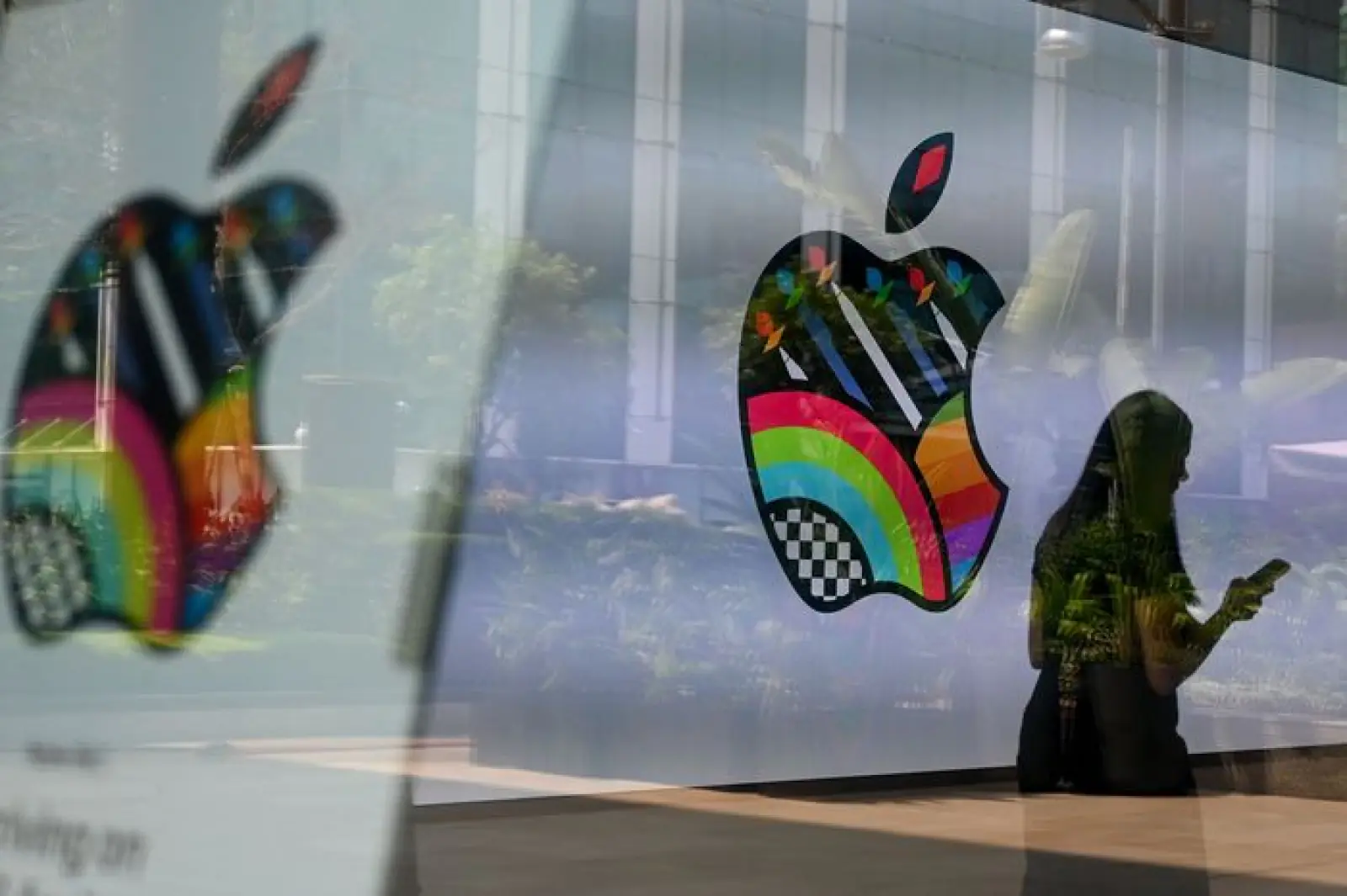 Apple will employ so many Google employees, will work on AI features to compete with ChatGPT