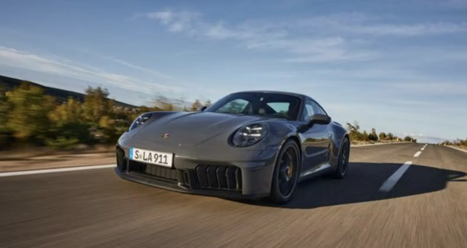 Porsche introduced the Hybrid 911, which can accelerate to 100 KMPH in just three seconds, Know features