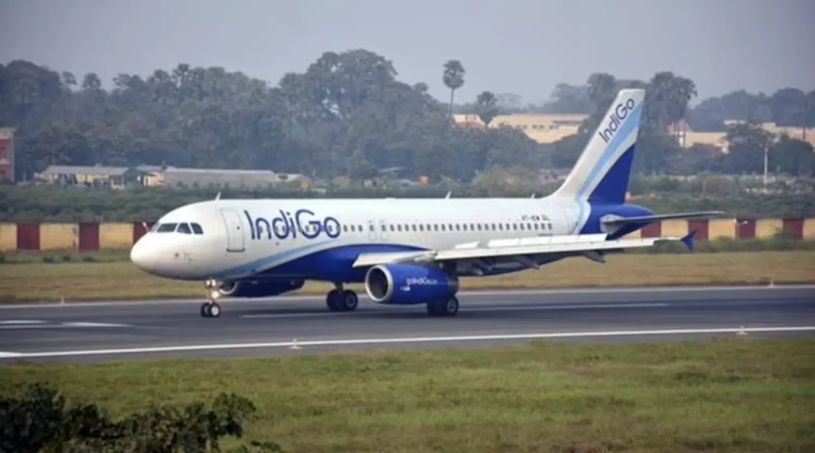 Bomb threat on the Indigo flight from Chennai to Mumbai; the aircraft is still being investigated; passengers disembarked safely