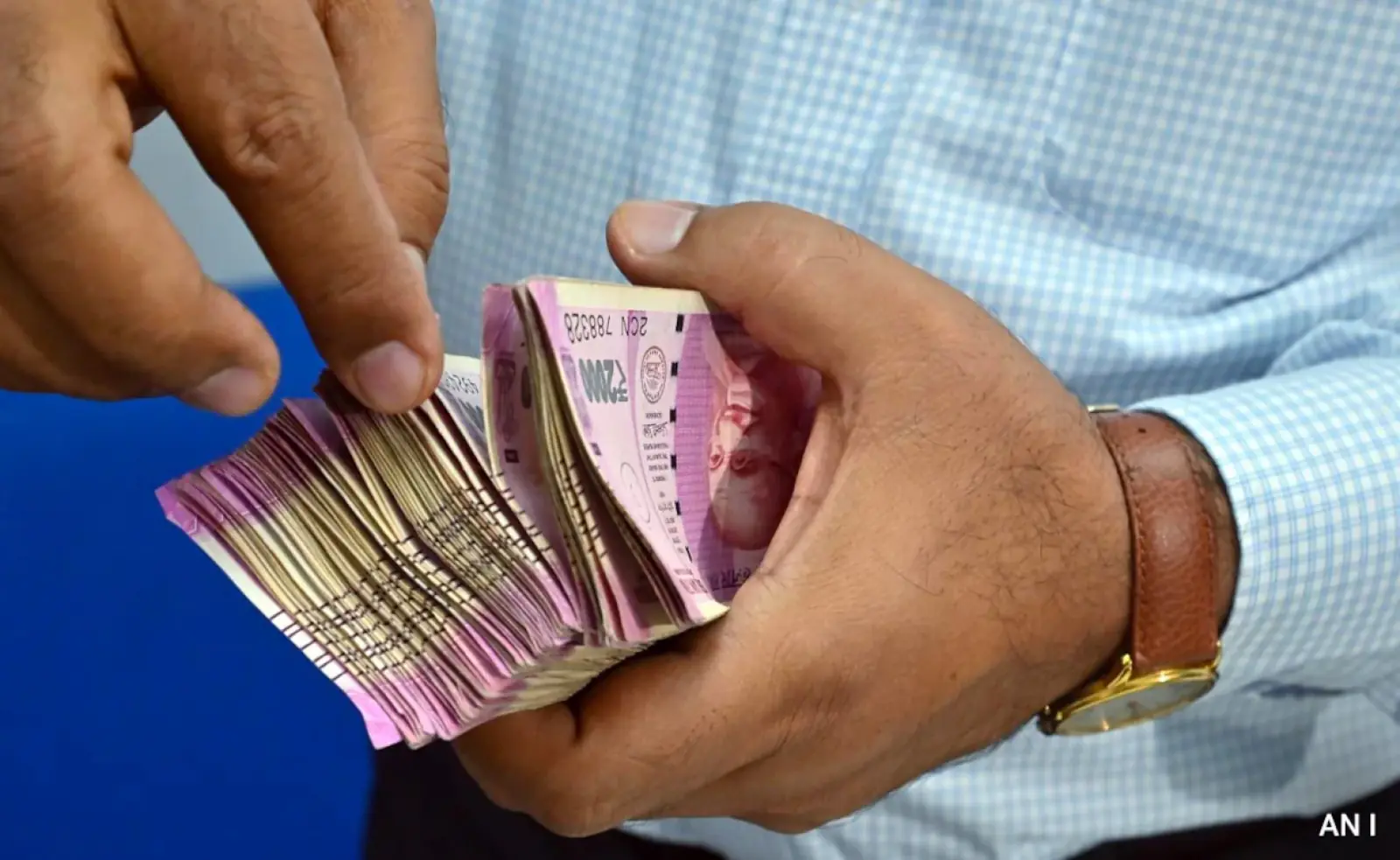 97.82 percent of 2000 notes returned to banks, notes worth Rs 7,755 crore still with people