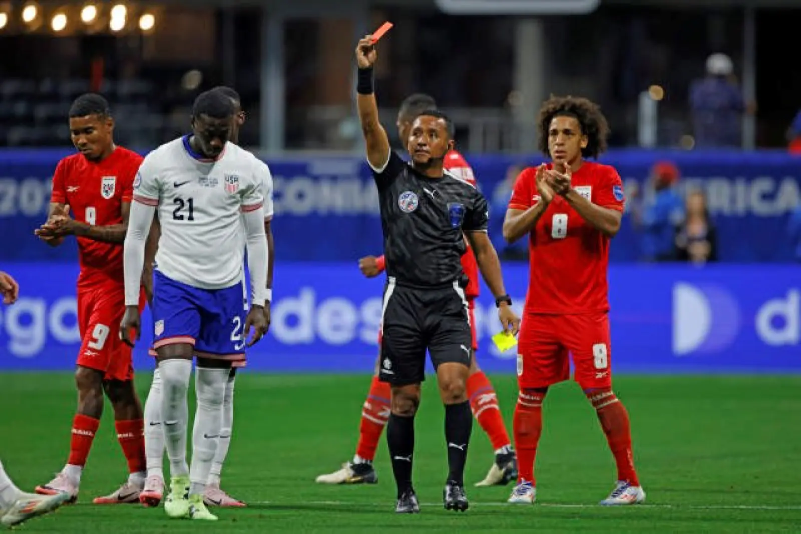 Copa America: Panama beat US to keep alive hopes of reaching Group C