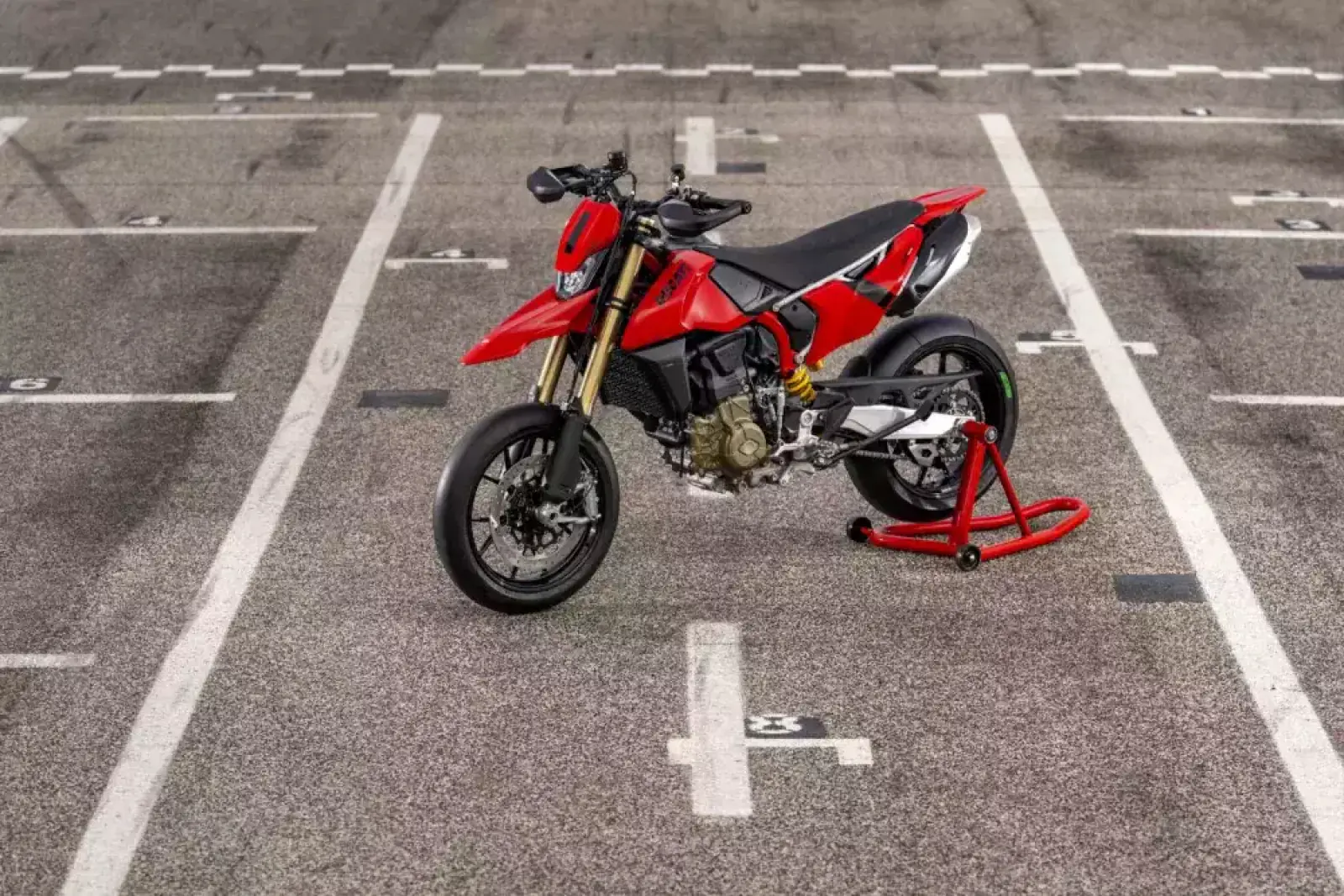 First glimpse of Ducati Hypermotard 698 Mono surfaced, will be launched in the Indian market soon