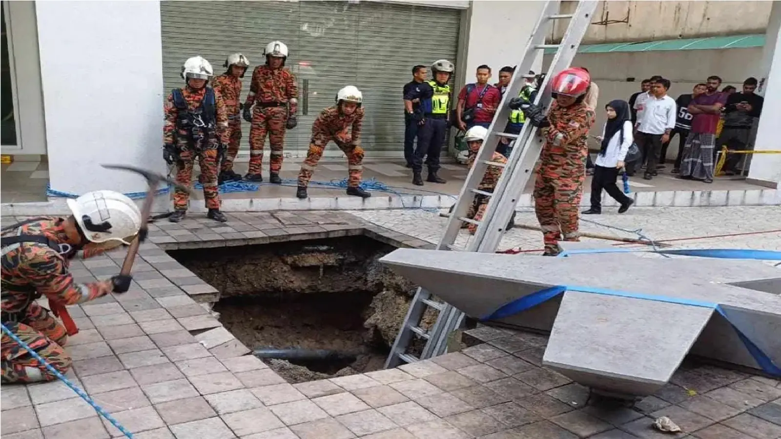 Andhra Pradesh woman falls into sewage drain in Malaysia, rescue operation underway; CM Naidu gives instructions