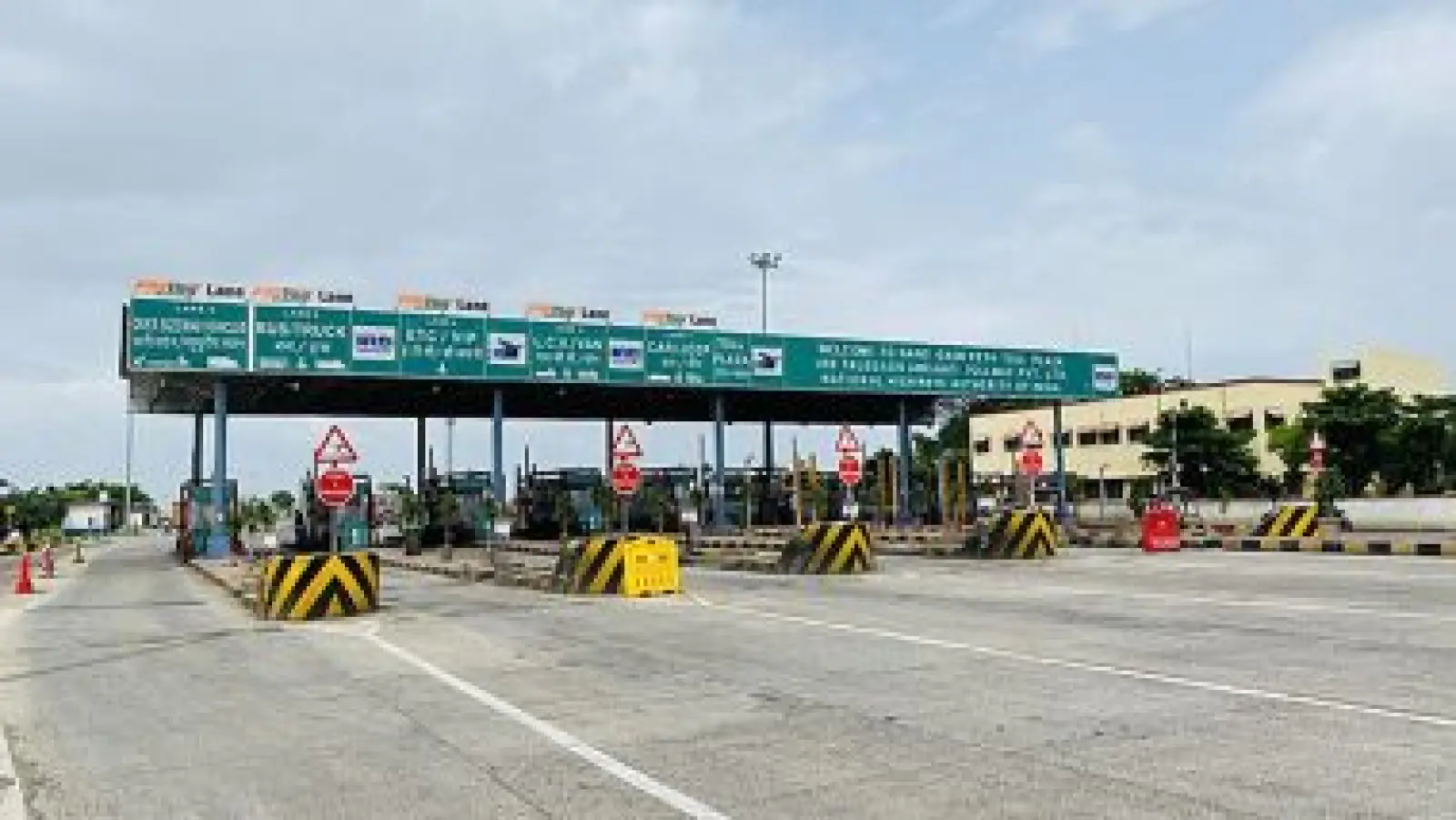 NHAI will track 100 toll plazas; For Seamless travel there will be live monitoring of traffic