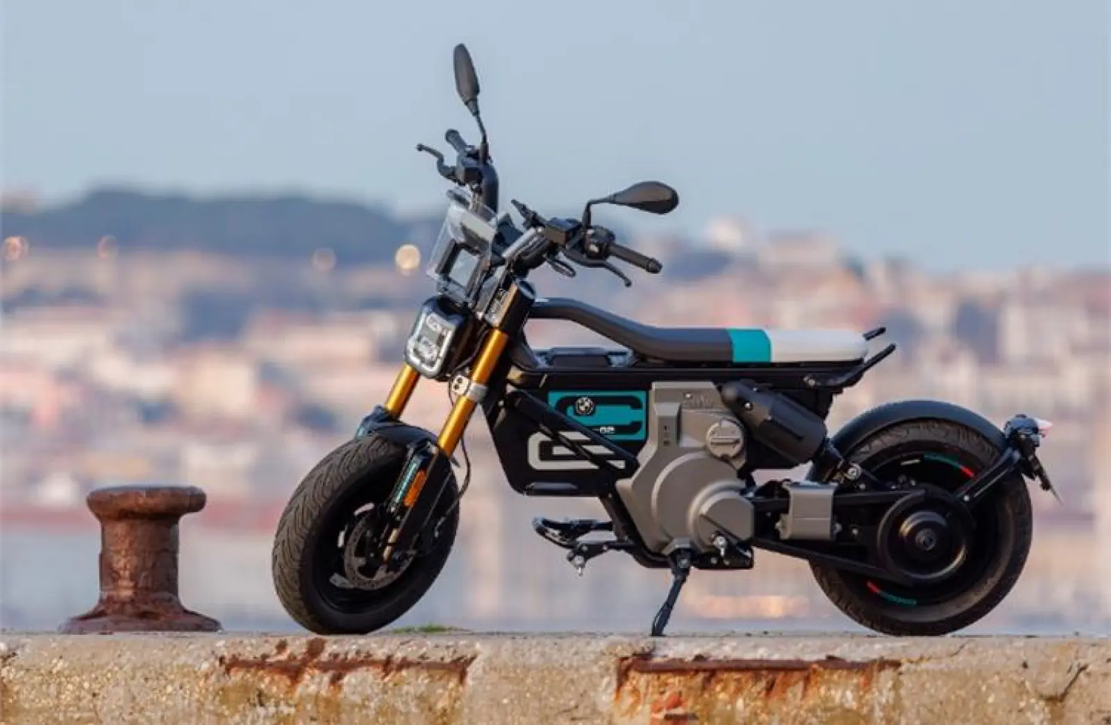 BMW CE 02 electric scooter will be launched in October, will get great features and range