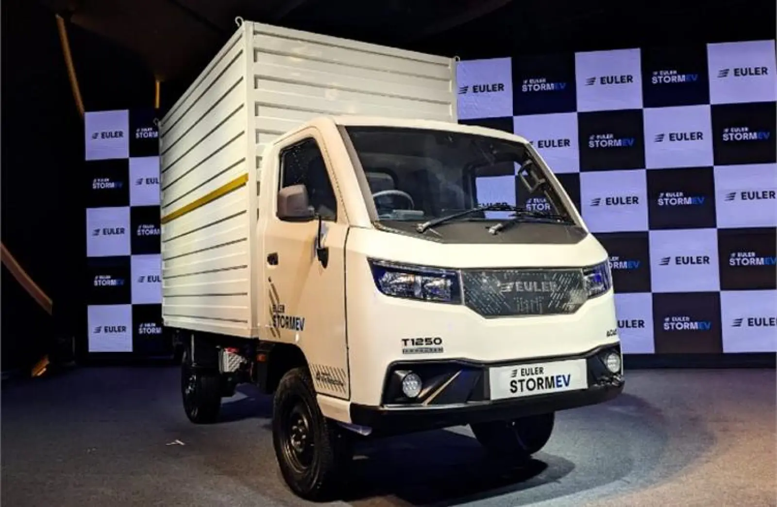 Euler Storm EV launched with features of expensive cars and 200 KM range, price starts at Rs 8.99 lakh