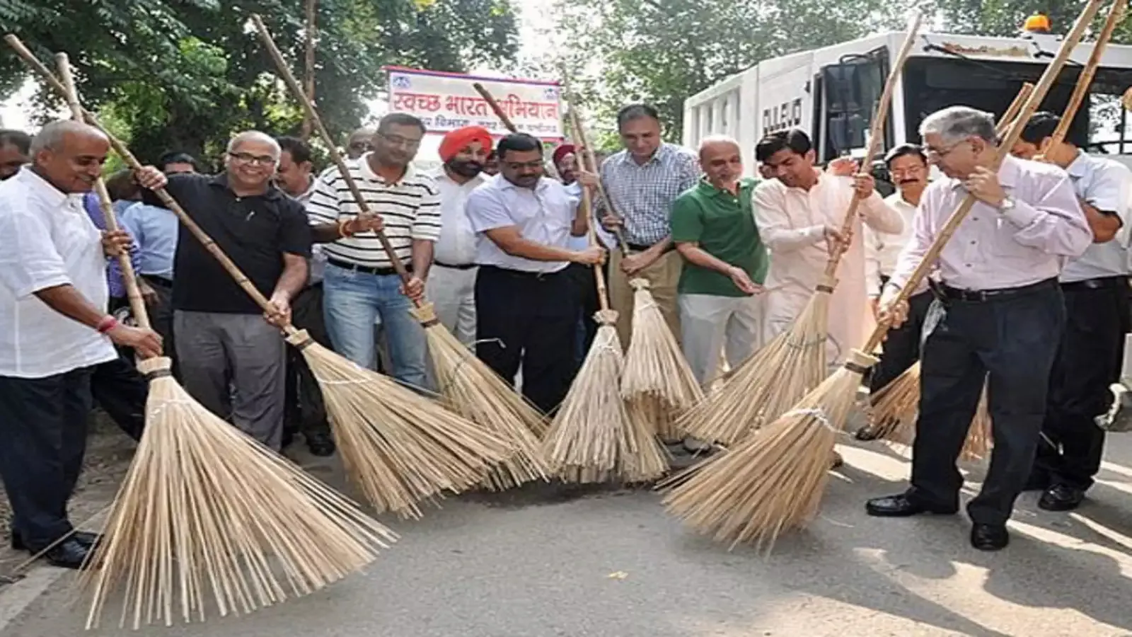 Central government sold the junk in Swachh Bharat Abhiyan and got 650 crores; 5.97 lakh sites cleaned