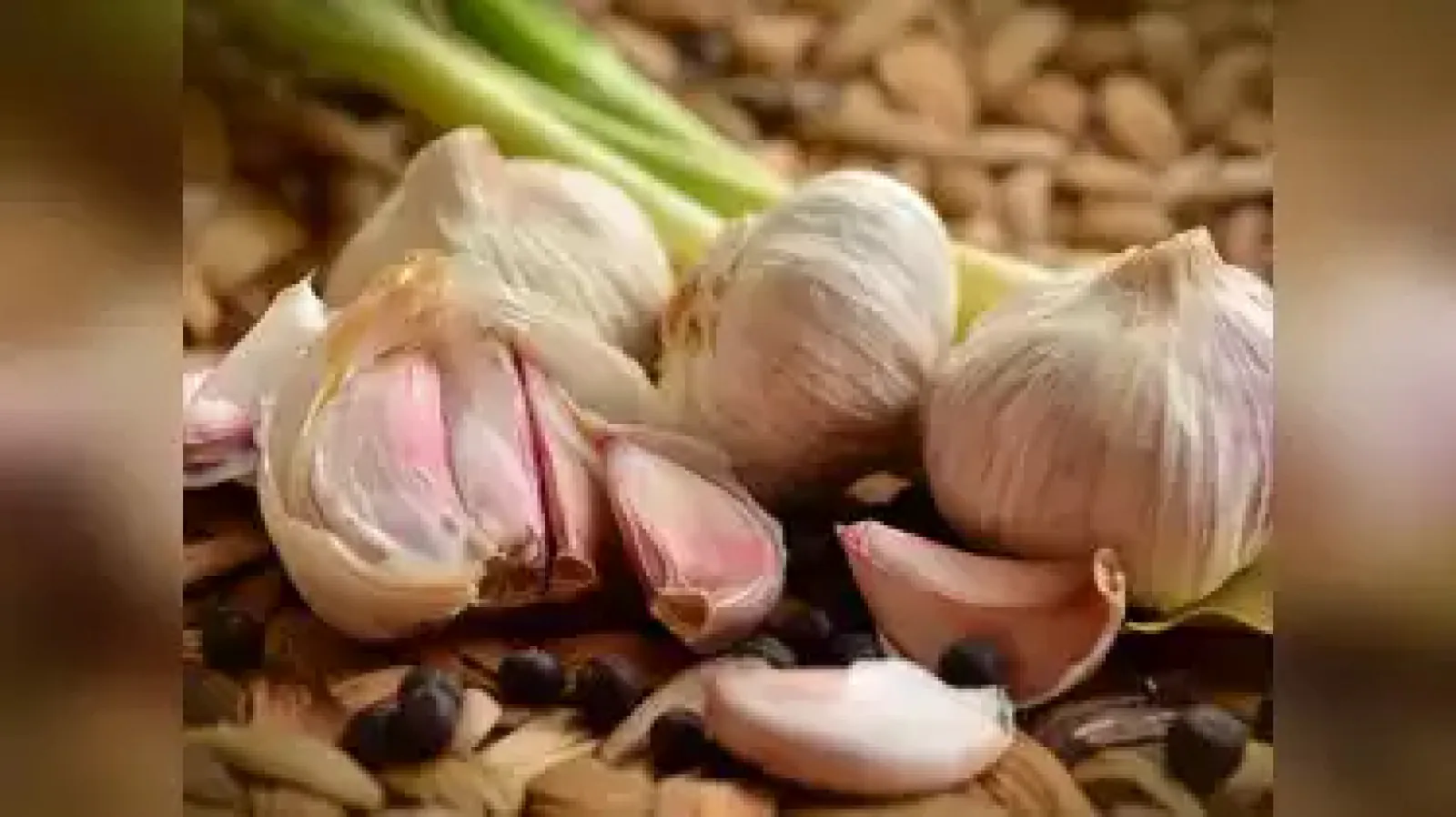 Make some special garlic dishes to avoid cold in winter that's also good for health and taste