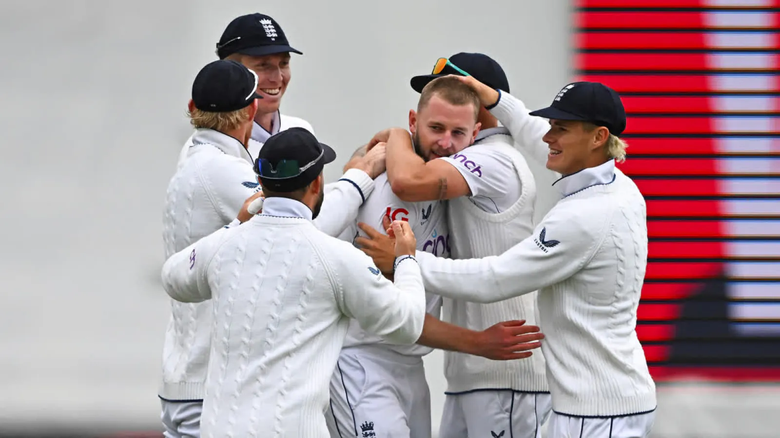 England won the Test series in New Zealand after 16 years, won the second match by 323 runs