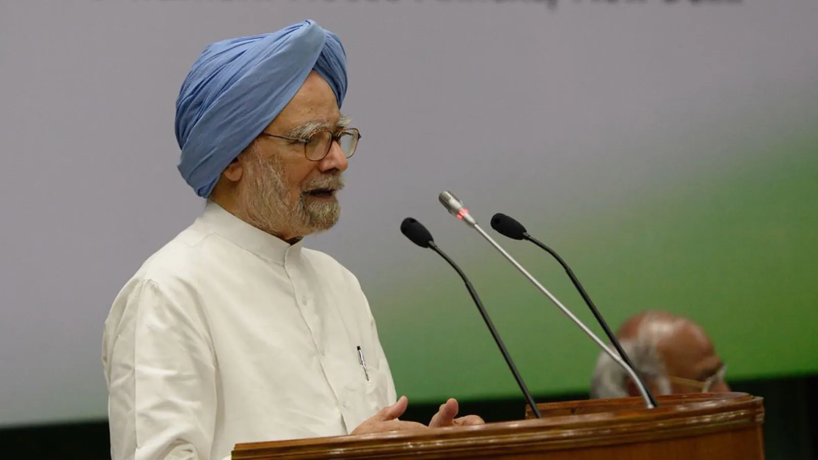 Former PM Manmohan Singh Passes Away at 92, Says Robert Vadra in Instagram Post