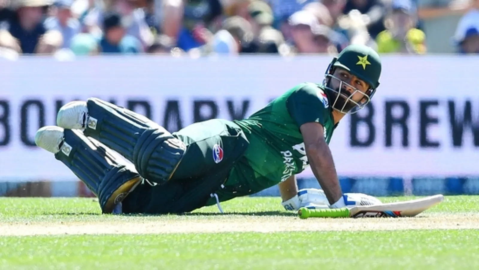 New Zealand defeated Pakistan by 9 wickets in the first T20, took a 1-0 lead in the series